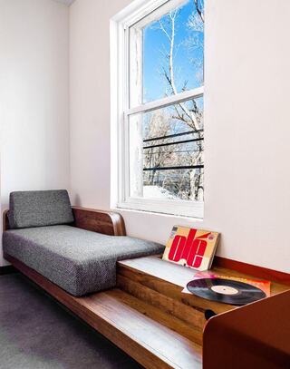 Focus Foreground Image 1 Alt Text