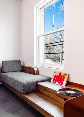 Introduction Foreground Image 1 Alt Text