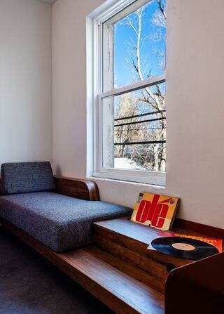 Tout Foreground Image 1 Alt Text