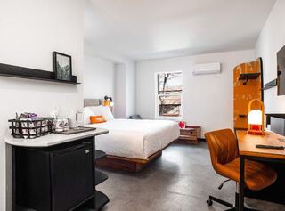 Tout Foreground Image 2 Alt Text