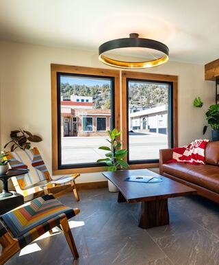 Tout Image 1 Alt Text